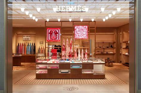 Hermes store Paris hours